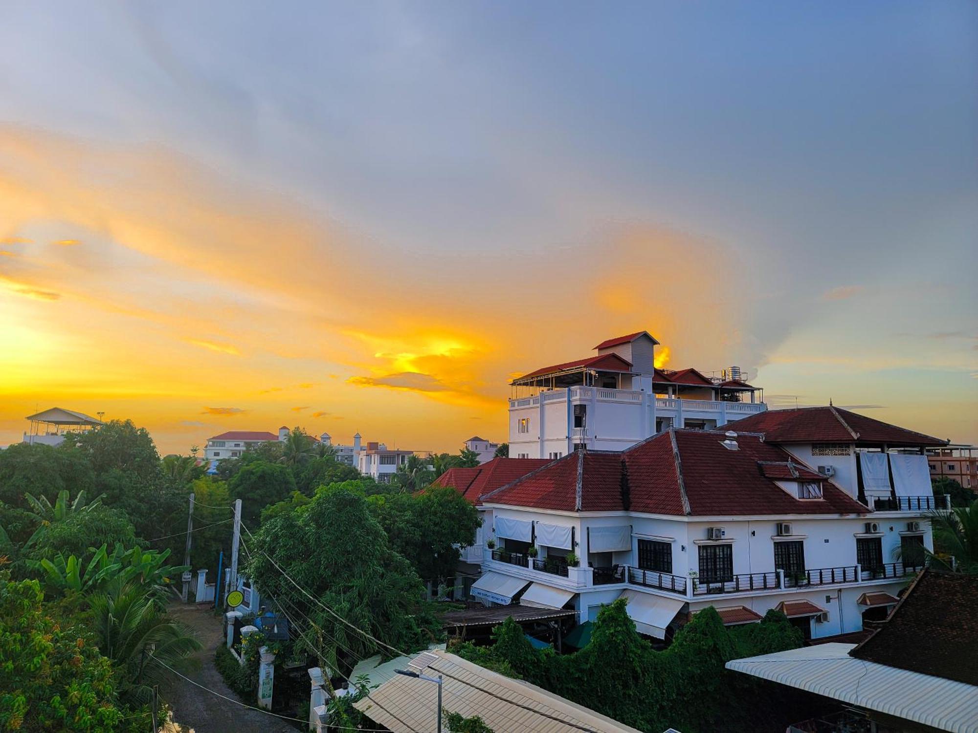 Bed & Bedzzz Hostel Siem Reap Exterior photo