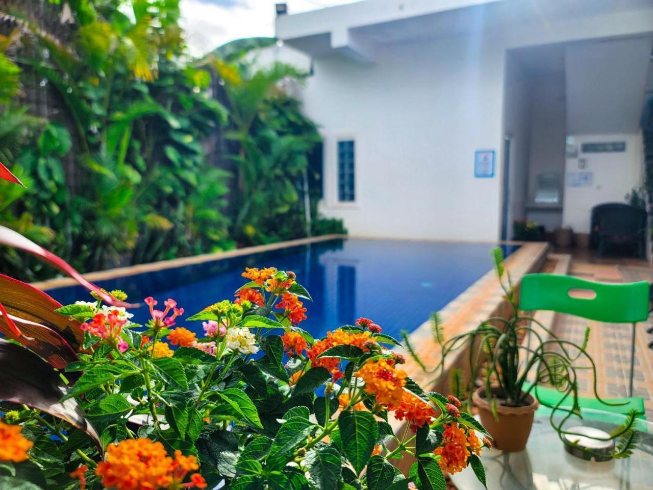 Bed & Bedzzz Hostel Siem Reap Exterior photo